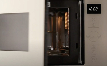 Видеообзор микроволновой печи Körting KMI 825 TGW/TGB/TGN/XN