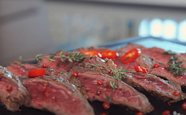 Стейк Баветт на гриле с прованскими травами и чили