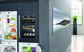 Четырехдверный холодильник Korting