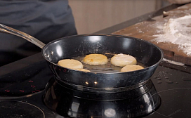 Готовим сырники