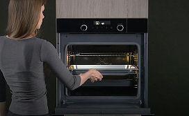 Электрический духовой шкаф Korting c функцией пара OKB 8101 N STEAM